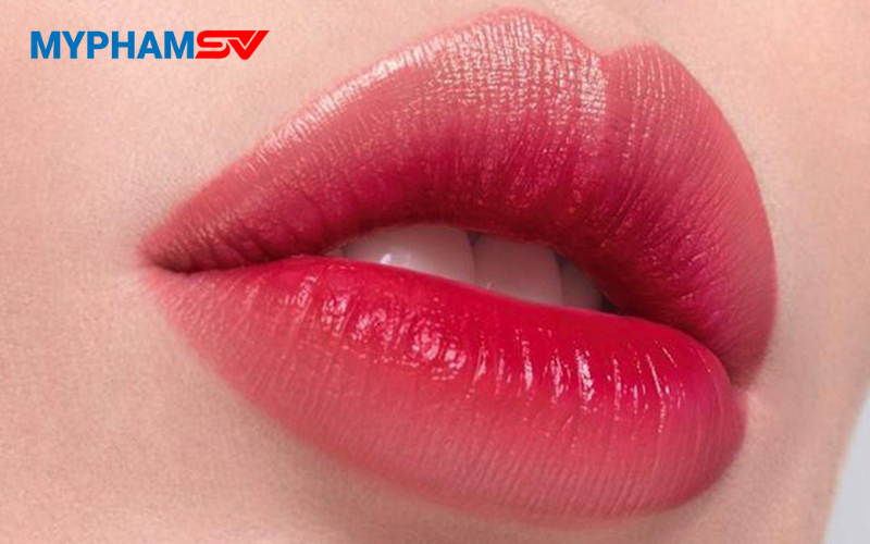Các loại son dưỡng môi sau xăm