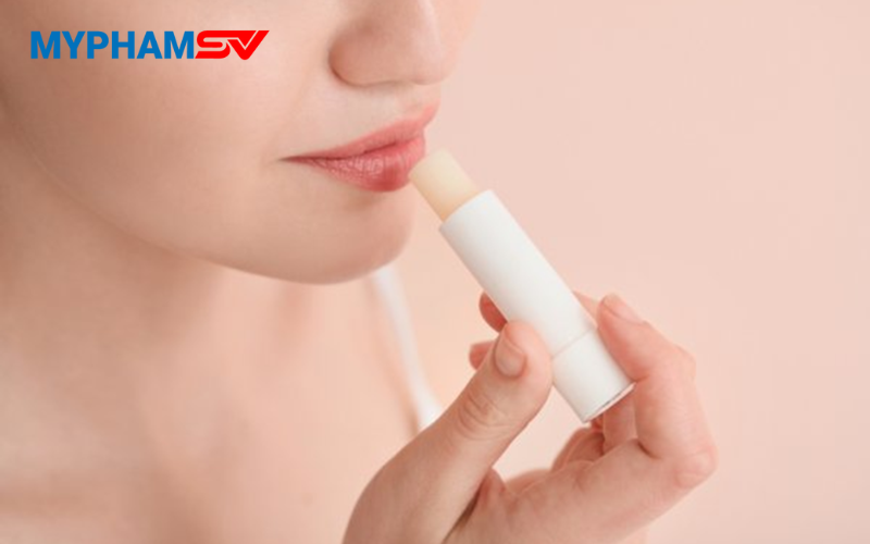 Các loại son dưỡng môi sau xăm 