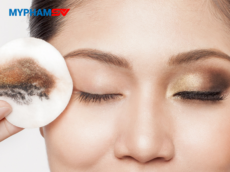 Cách dùng nước tẩy trang an toàn và sạch sâu 