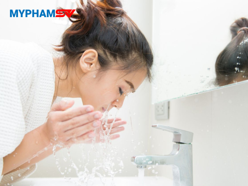 Cách dùng nước tẩy trang an toàn và sạch sâu 